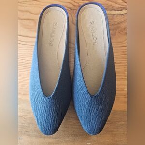 ROTHY'S NAVY SIZE 6 (fits like 6.5) NWOT OR BOX
